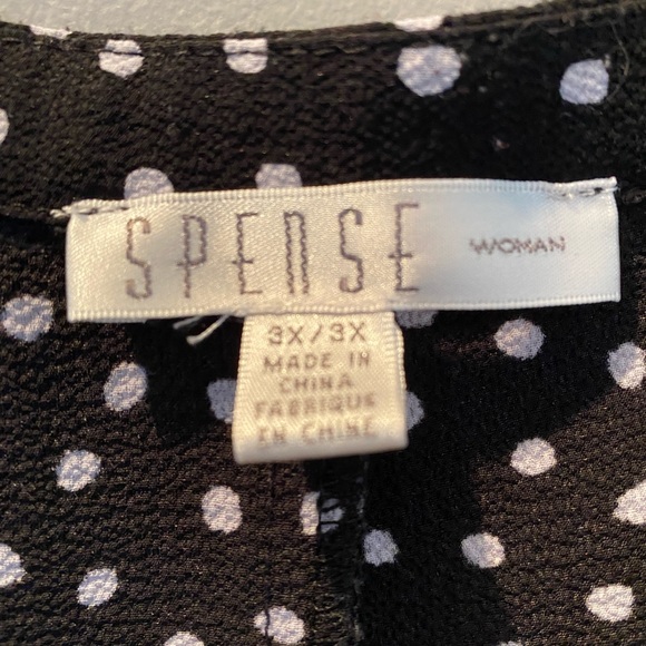 This is a sleeveless tunic, perfect for leggings - Picture 2 of 3